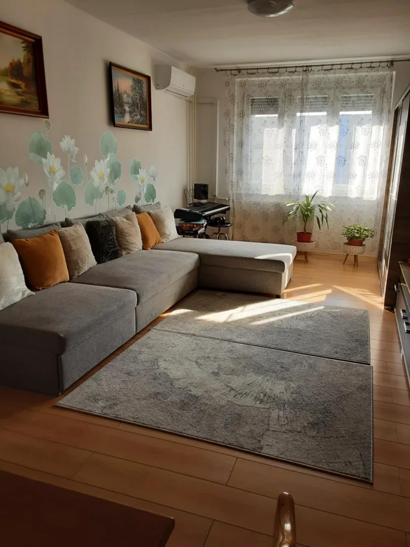 Eladó panel lakás Székesfehérváron