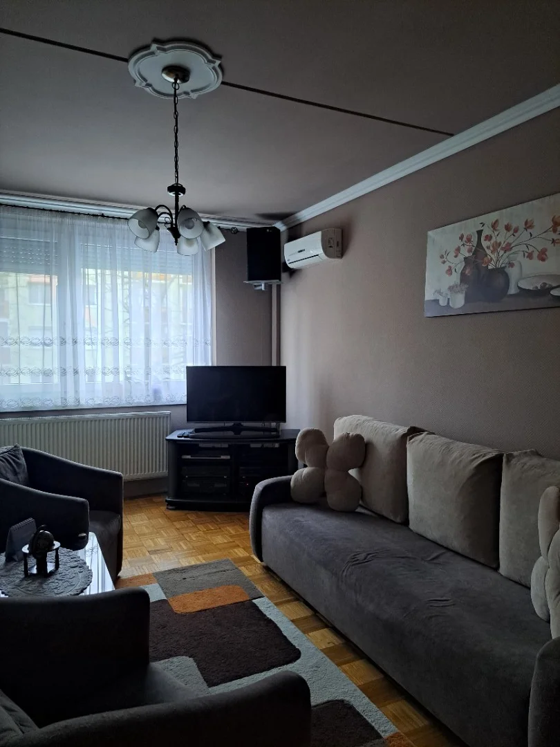 Eladó panel lakás Győr Ifjúság krt - Kép 8
