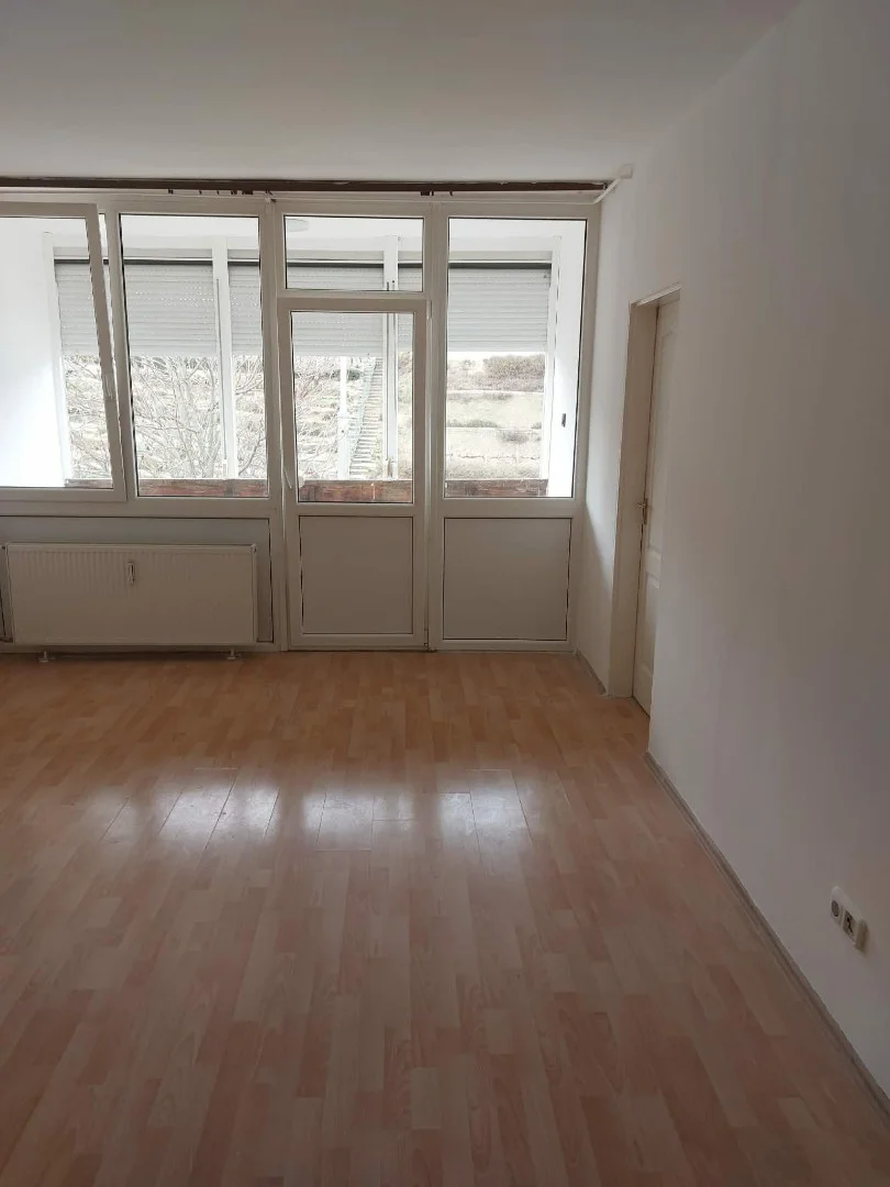 Eladó panel lakás Szekszárdon - Kép 3