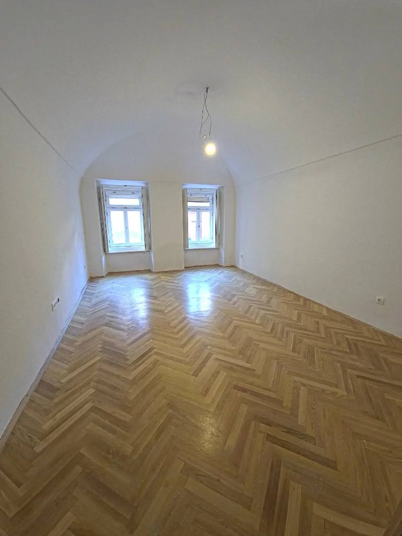 Eladó tégla lakás Pécsen