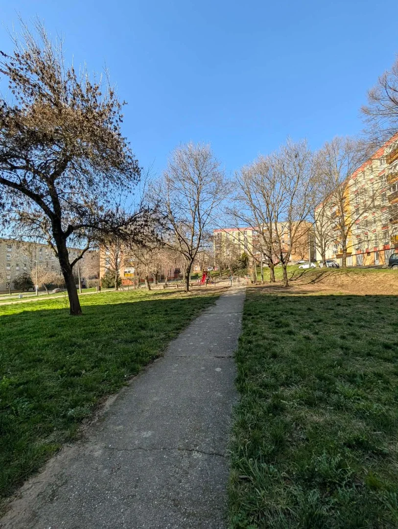 Eladó panel lakás Pécsen - Kép 11