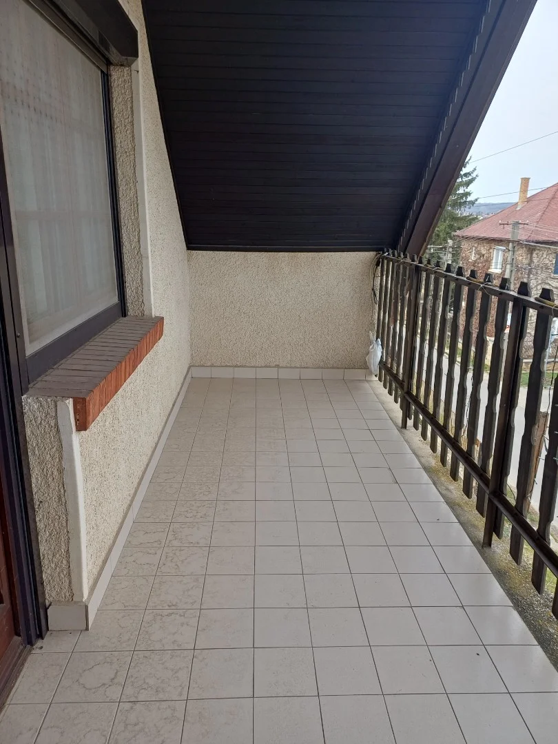 Eladó családi ház Pécelen - Kép 11