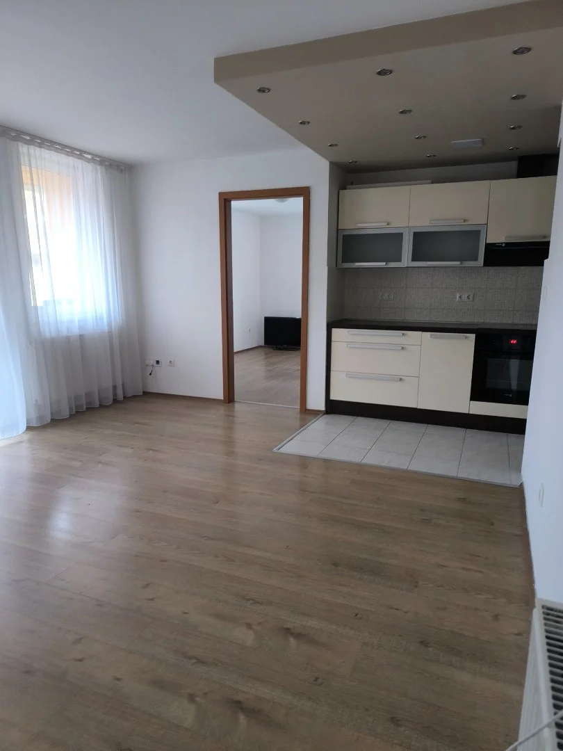 Eladó tégla lakás Pécsen - Kép 2