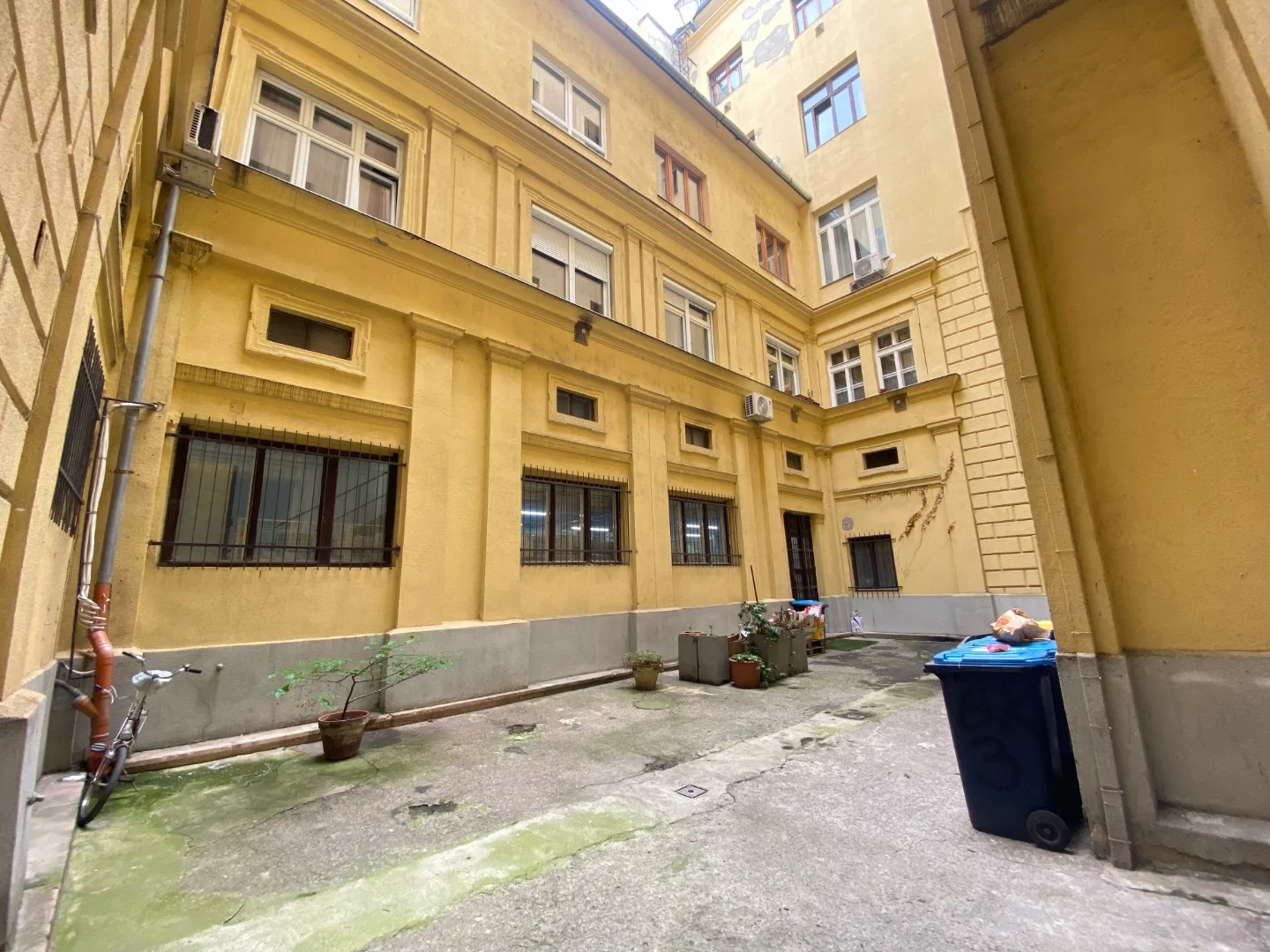 Eladó tégla lakás Budapest 06. ker.en - Kép 11