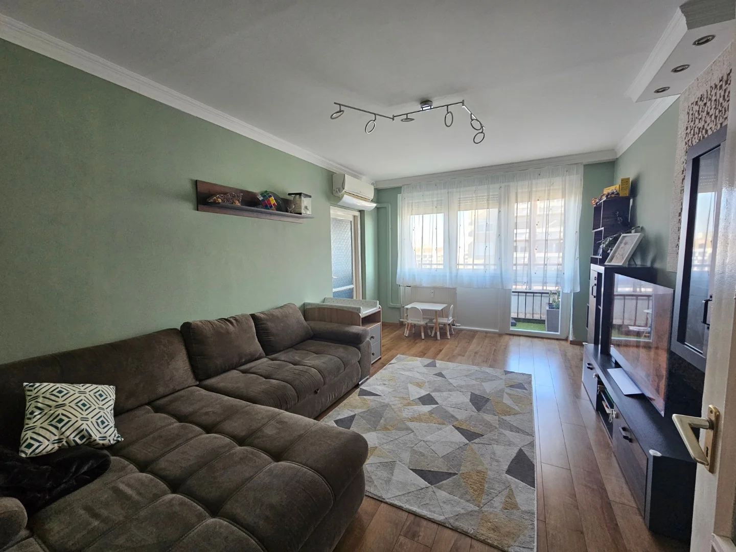 Eladó panel lakás Debrecenben