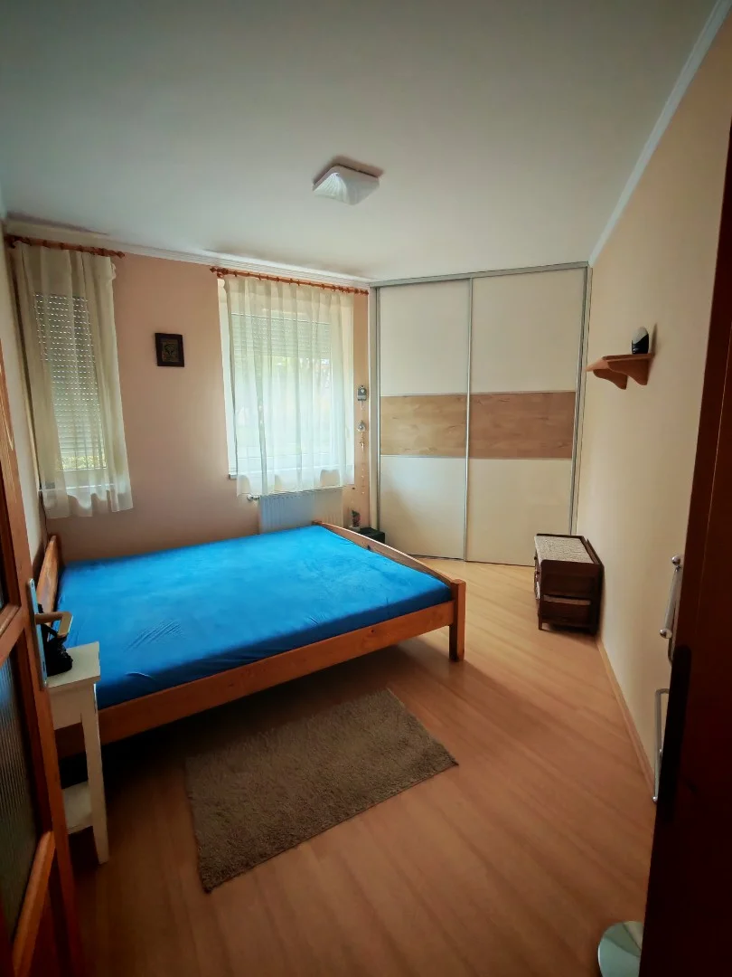 Eladó tégla lakás Pécsen - Kép 3