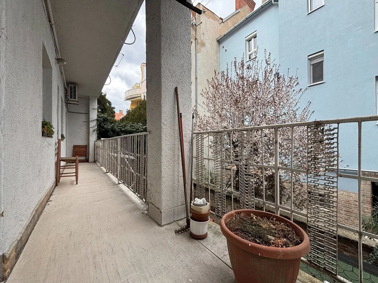 Eladó tégla lakás Pécsen - Kép 16