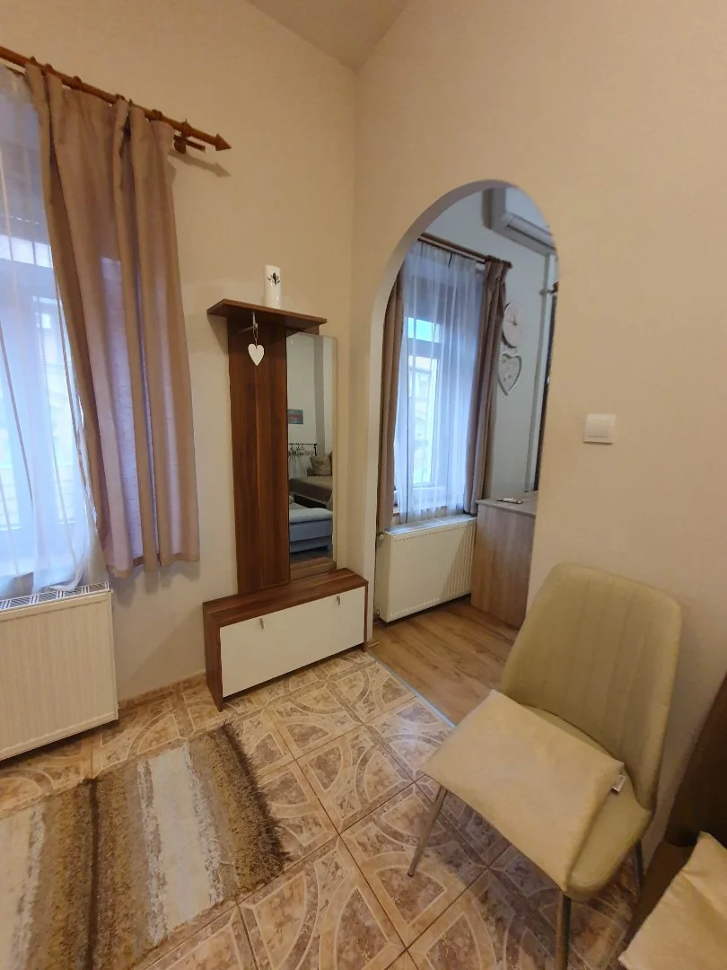 Kiadó tégla lakás Pécsen - Kép 11