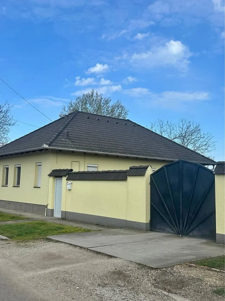 Eladó családi ház Szegeden