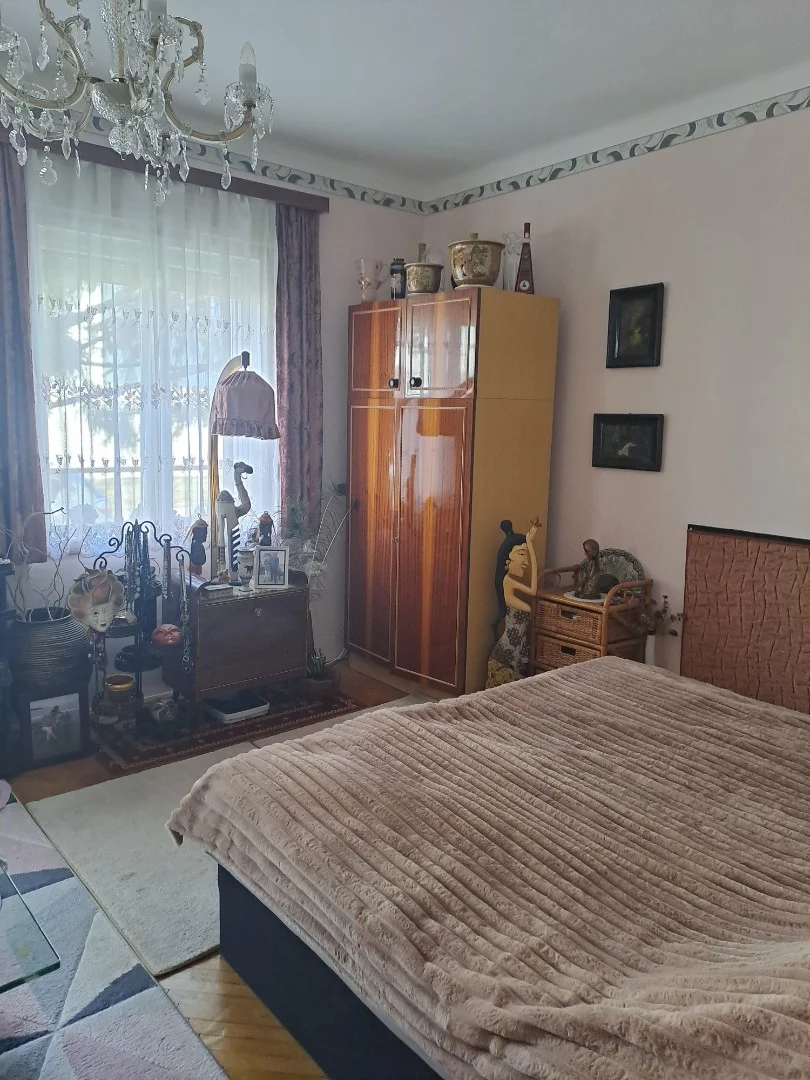 Eladó családi ház Pécsen - Kép 4