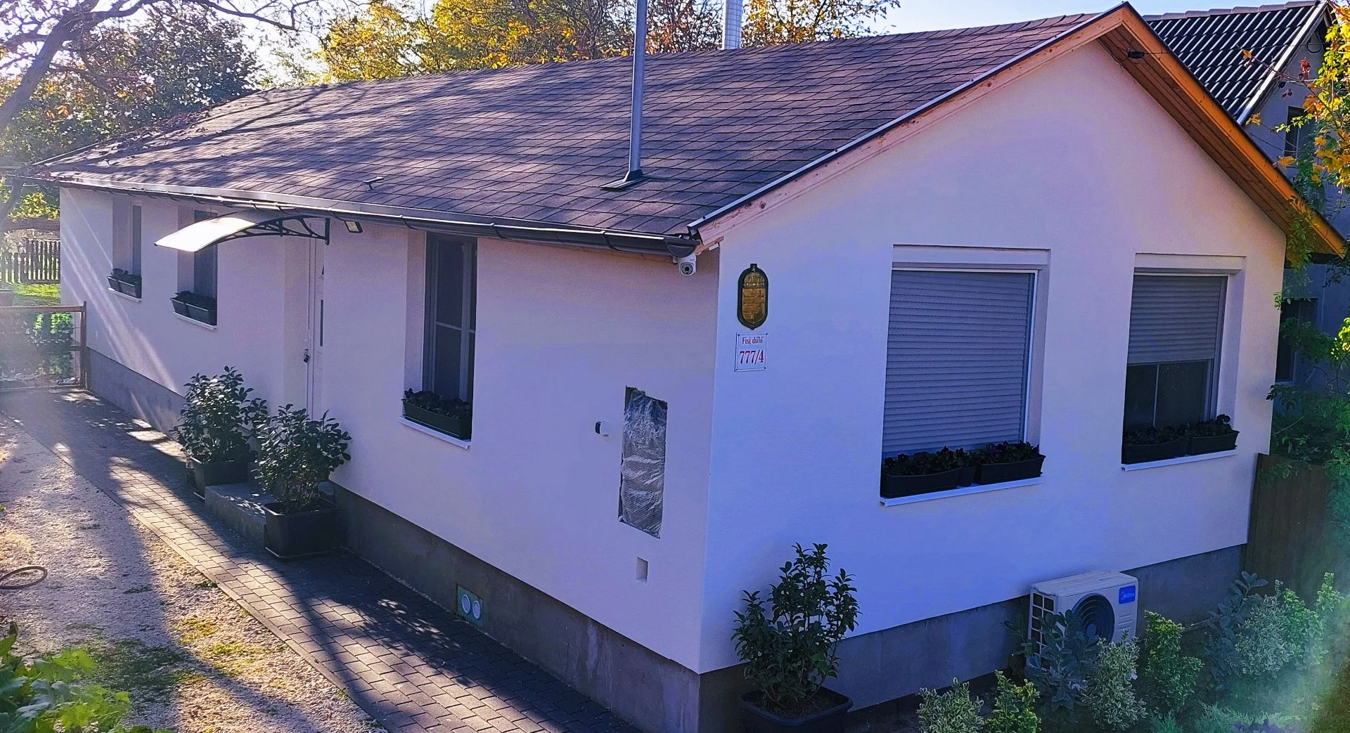 Eladó családi ház Mányon - Kép 2