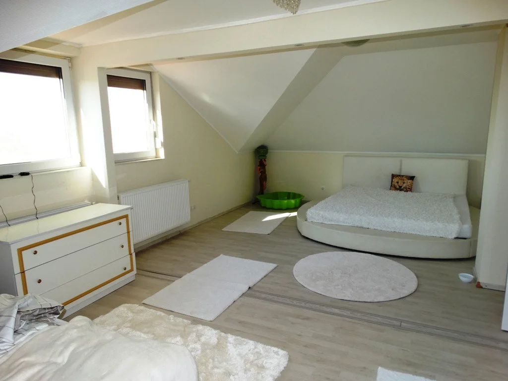 Eladó családi ház Rádon - Kép 9