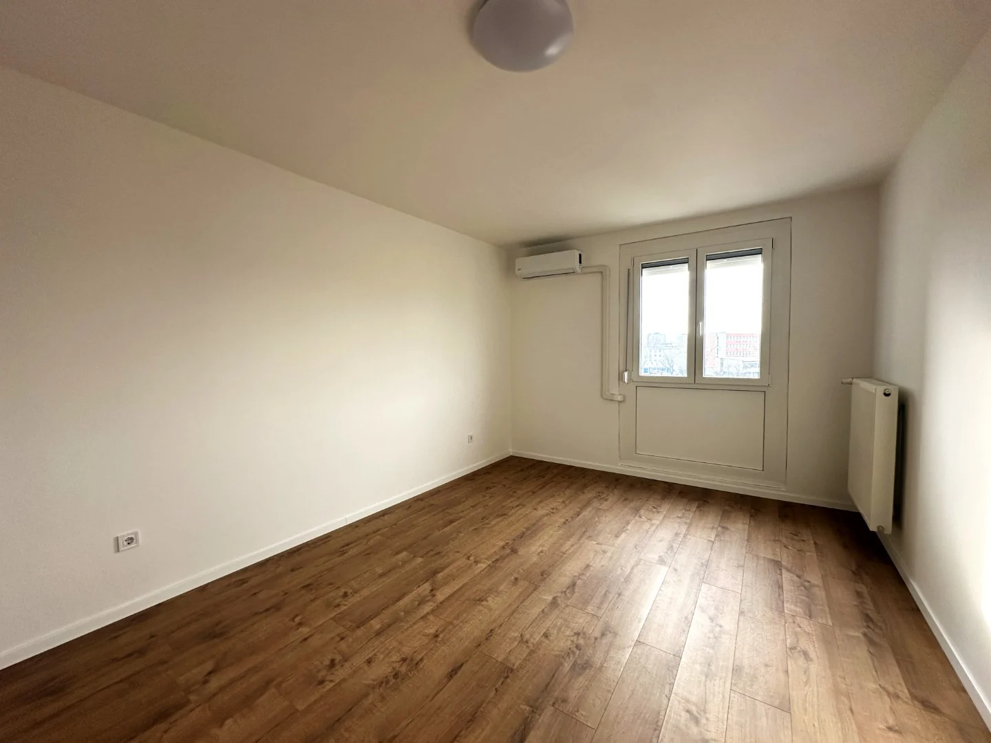 Eladó panel lakás Pécsen - Kép 2