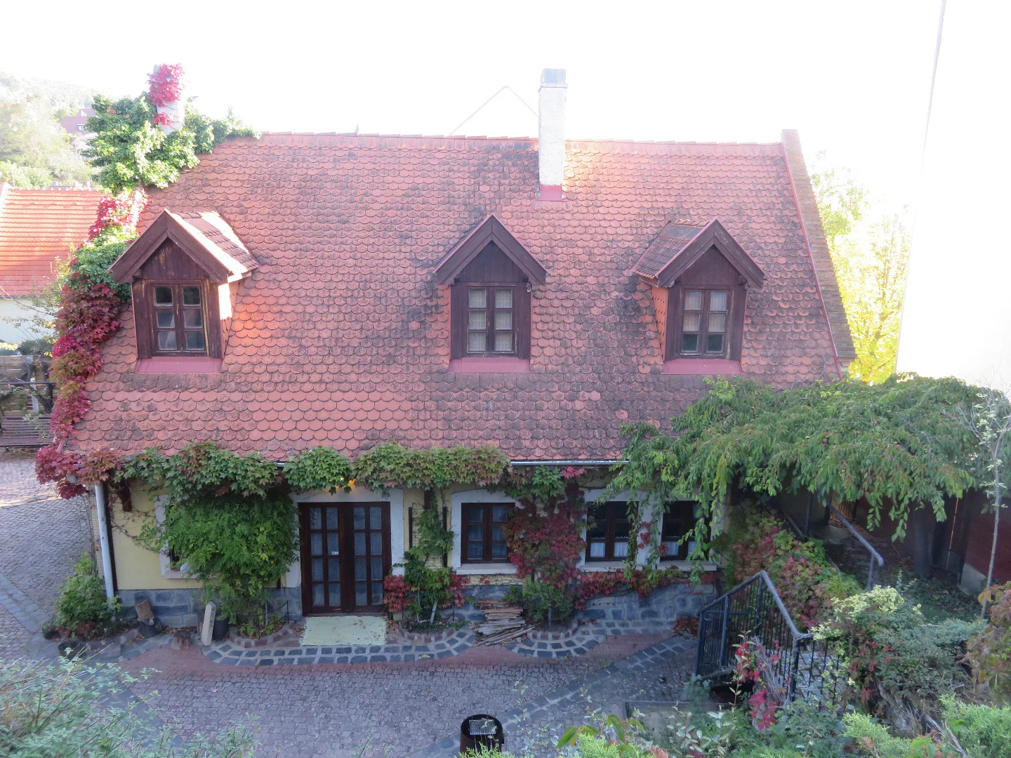 Eladó családi ház Balatonfüreden - Kép 2