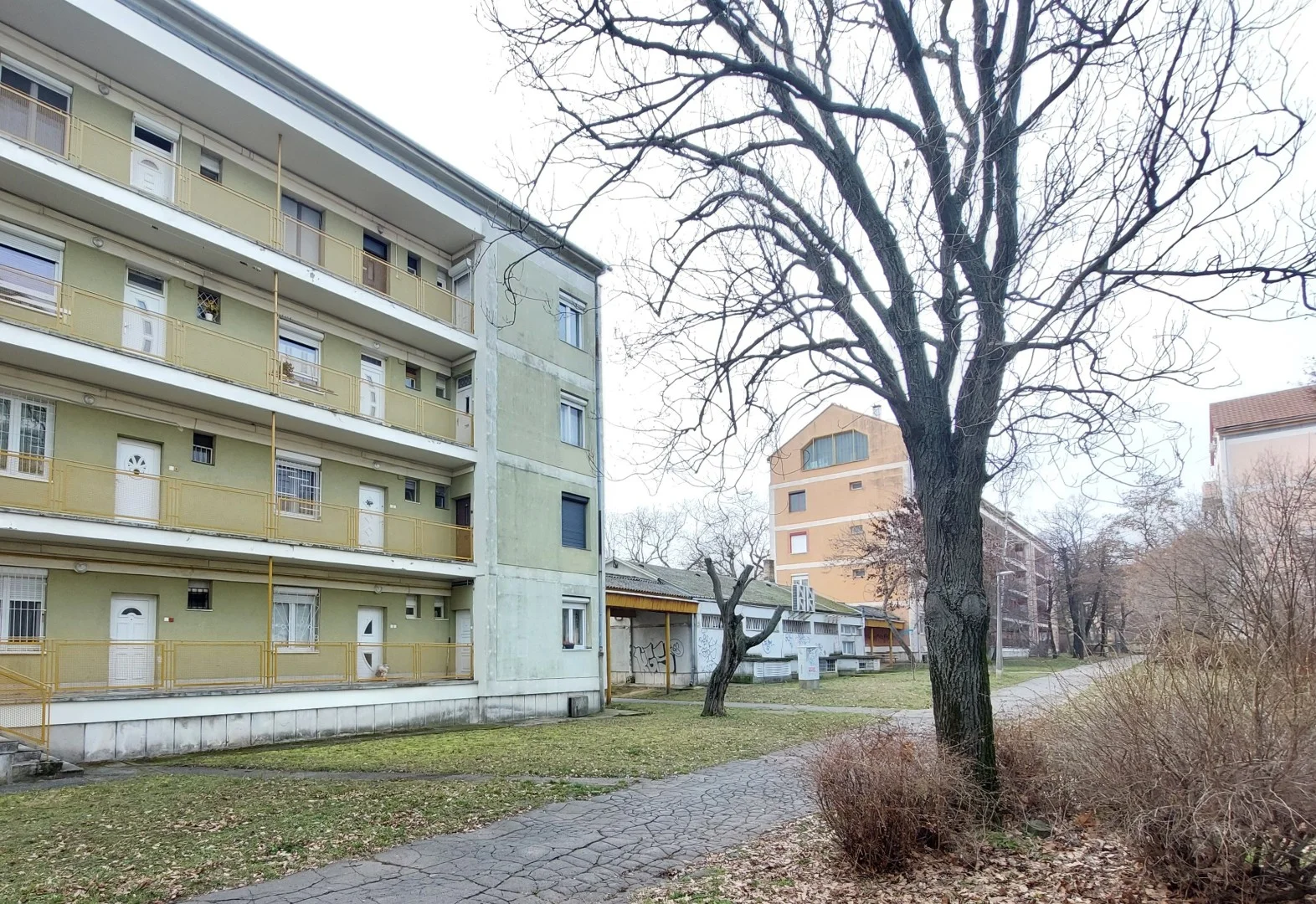 Eladó tégla lakás Pécsen - Kép 19