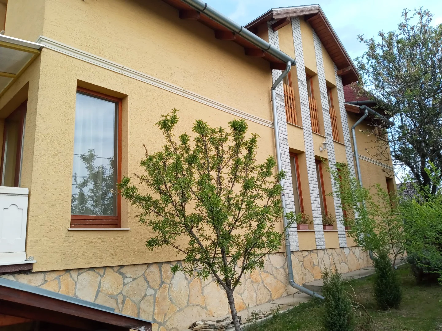 Eladó családi ház Érden - Kép 2