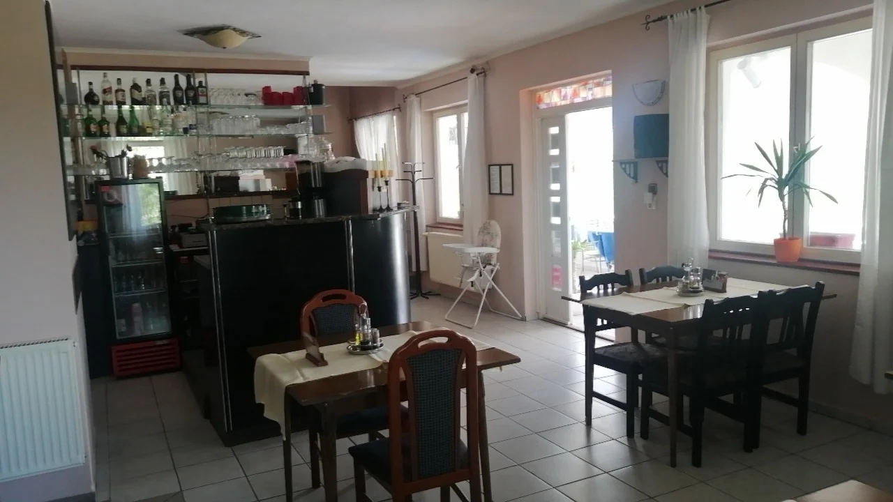 Eladó étterem, bisztró iroda / üzlet / kereskedelmi / szolgáltató Somlójenőn