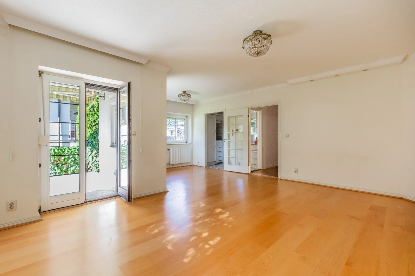 Eladó családi ház Budapest 02. ker.en - Kép 2