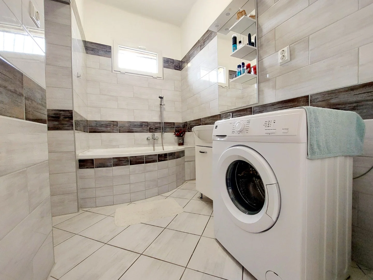 Eladó tégla lakás Pécsen - Kép 12