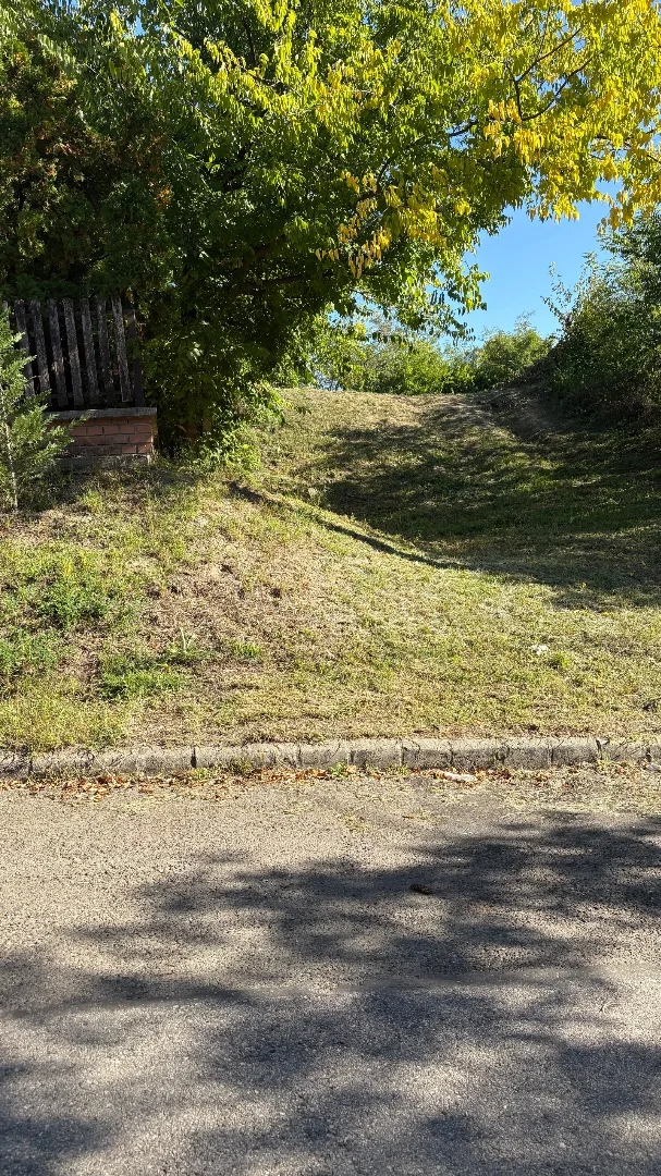 Eladó építési telek Vácon - Kép 2