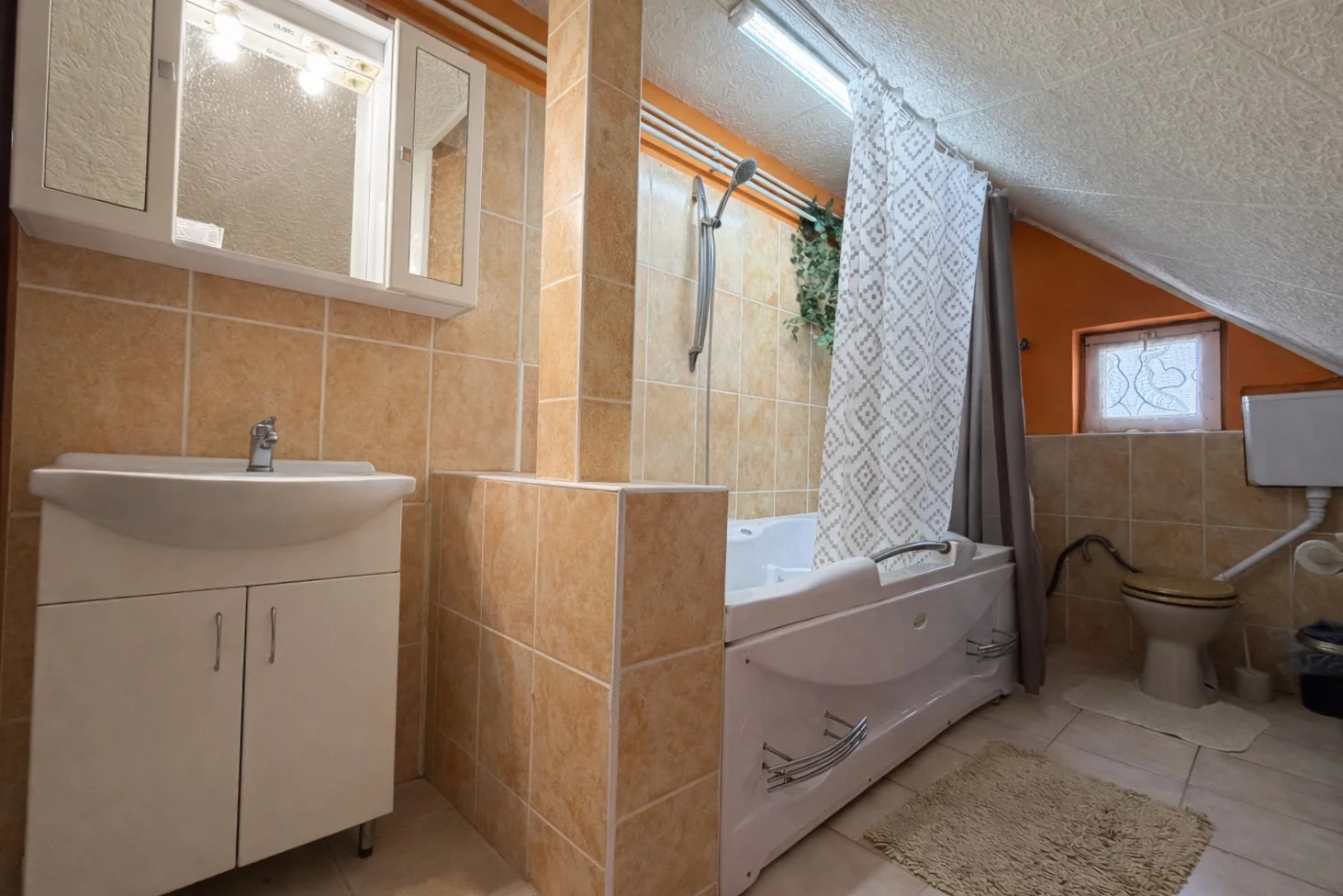 Eladó családi ház Kiskunlacháza - Kép 9