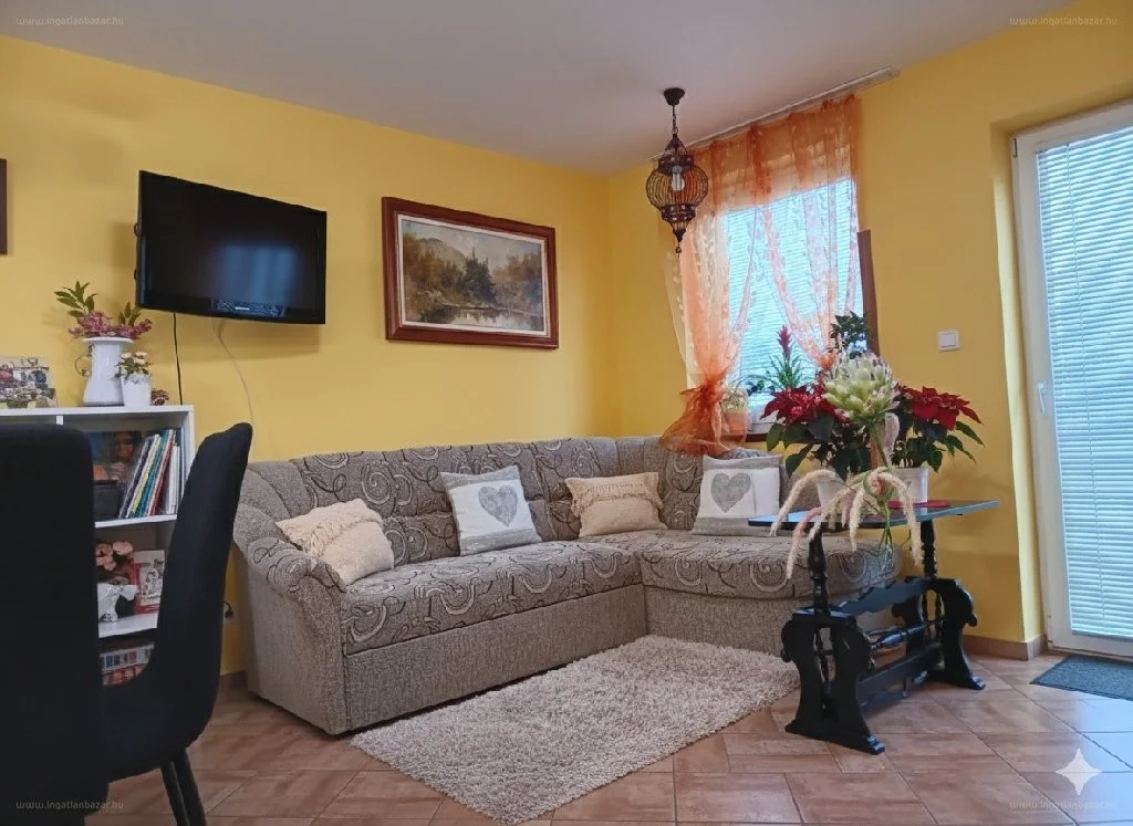 Eladó tégla lakás Győrött - Kép 4