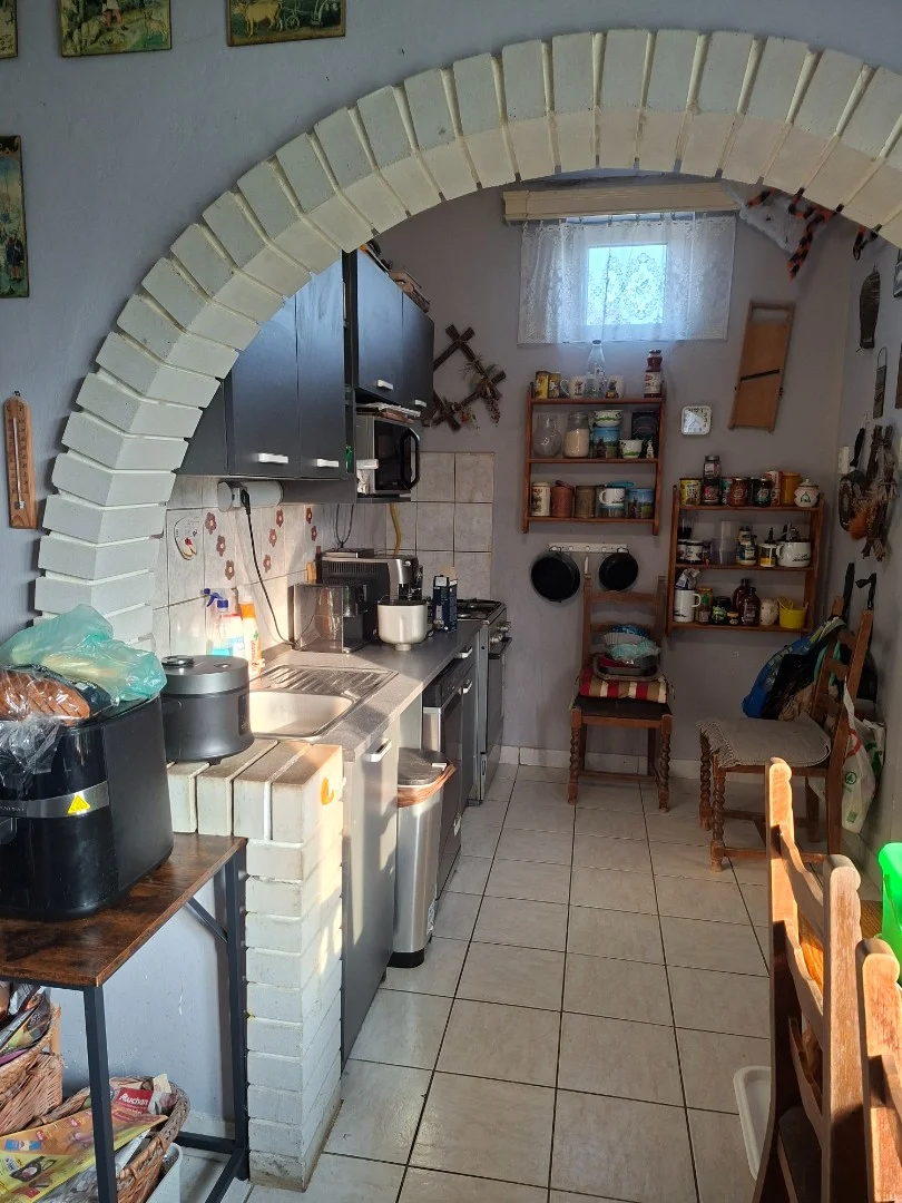 Eladó családi ház Tiszaszőlősen - Kép 4