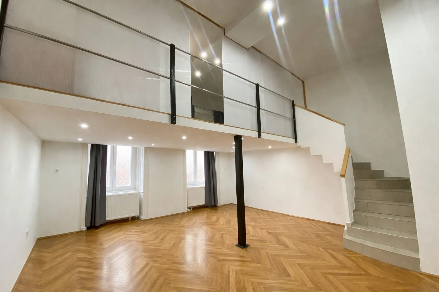 Eladó tégla lakás Budapest 06. ker.en - Kép 2