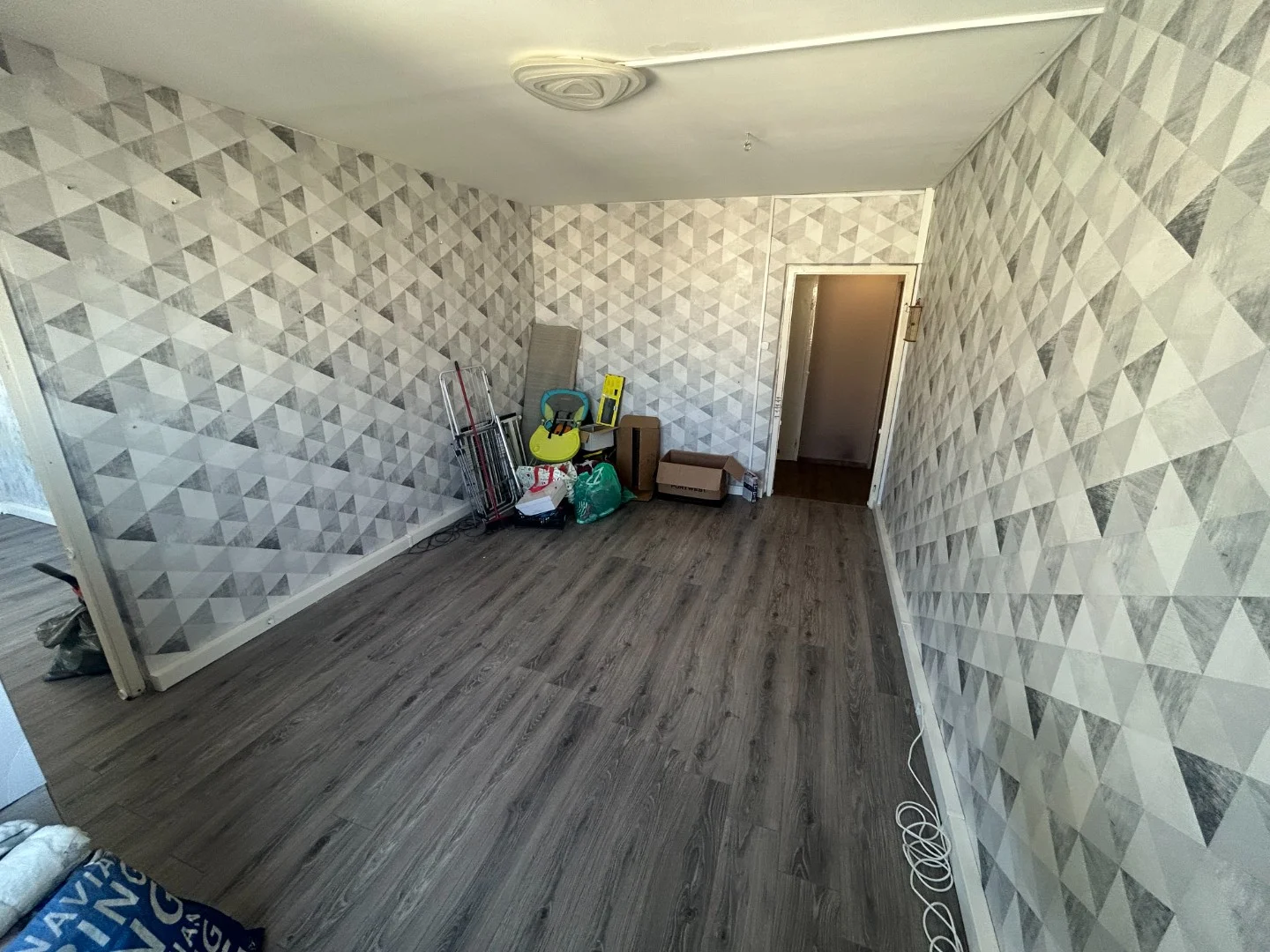 Eladó panel lakás Debrecenben - Kép 2