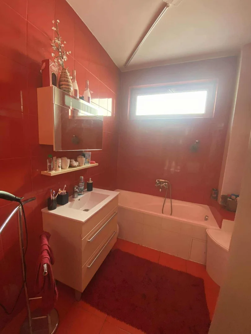 Eladó családi ház Dunaújvárosban - Kép 11