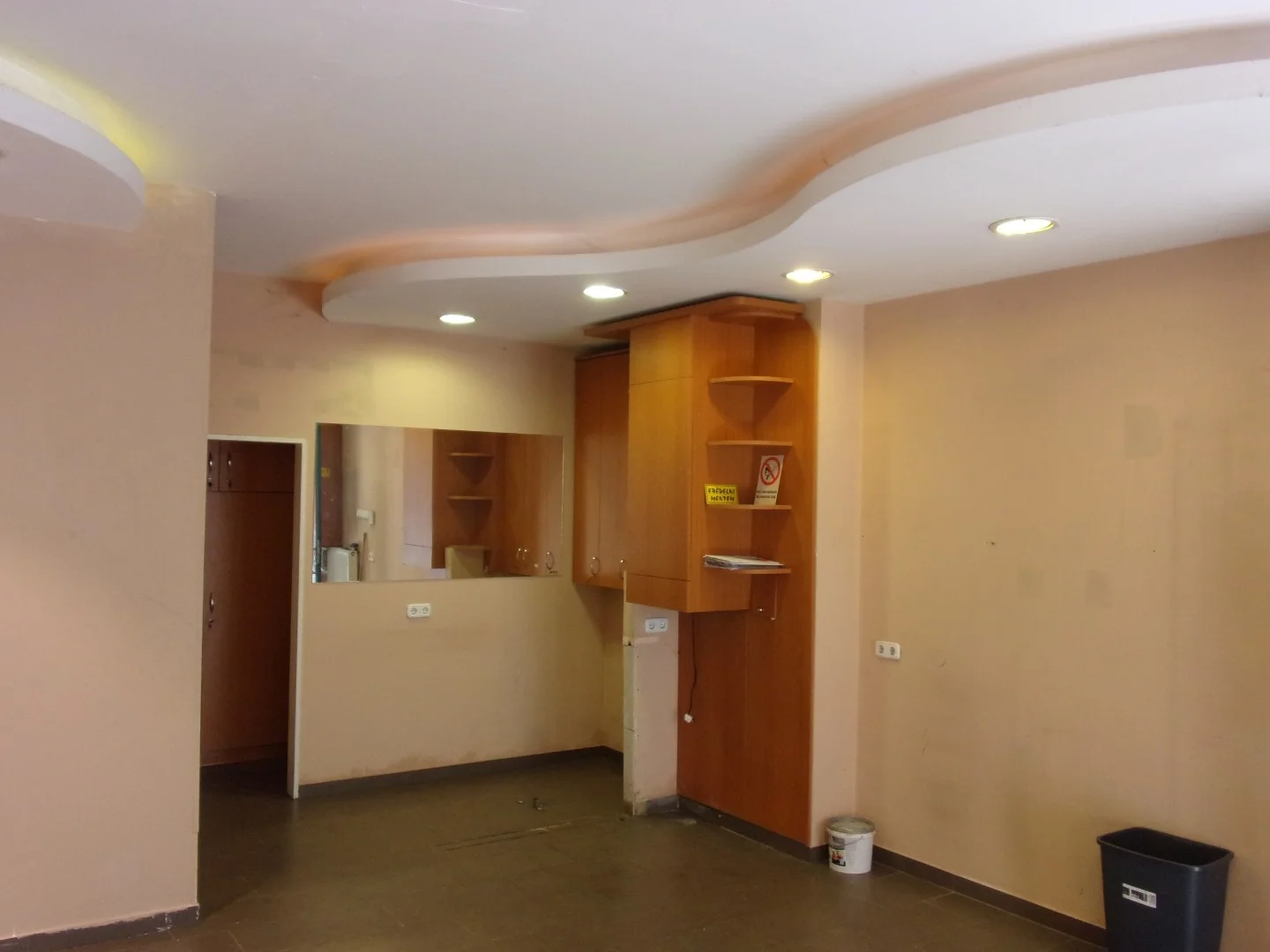 Eladó üzlet iroda / üzlet / kereskedelmi / szolgáltató Budapest 15. ker.en - Kép 4