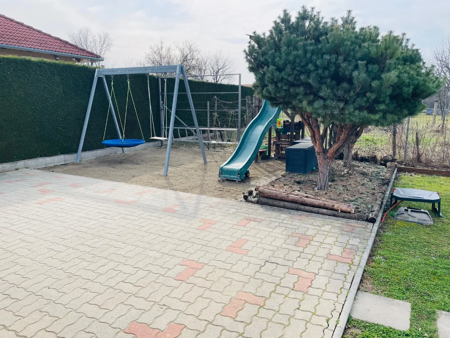 Eladó családi ház Pécsen - Kép 17