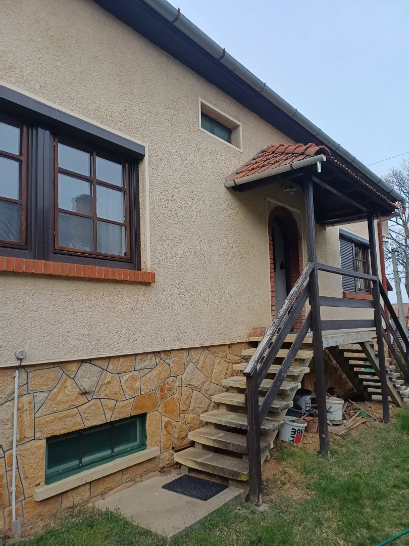 Eladó családi ház Pécelen - Kép 4