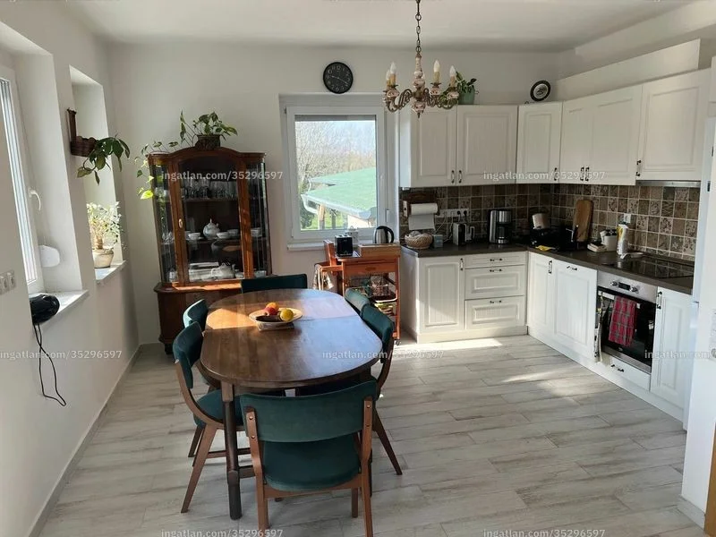 Eladó családi ház Pápan