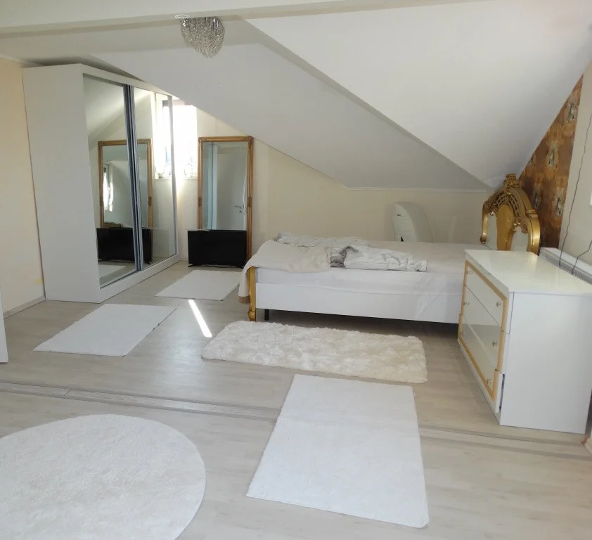 Eladó családi ház Rádon - Kép 10