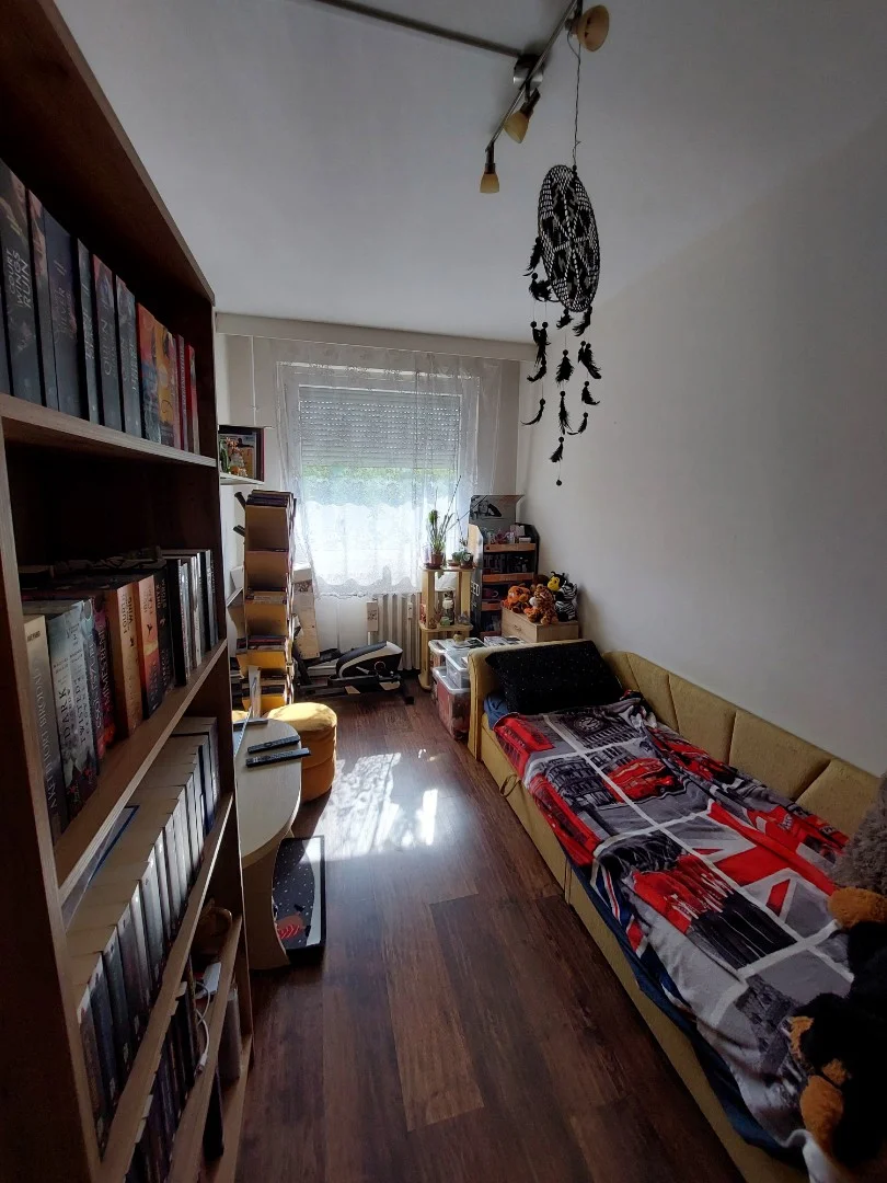 Eladó panel lakás Kecskeméten - Kép 2