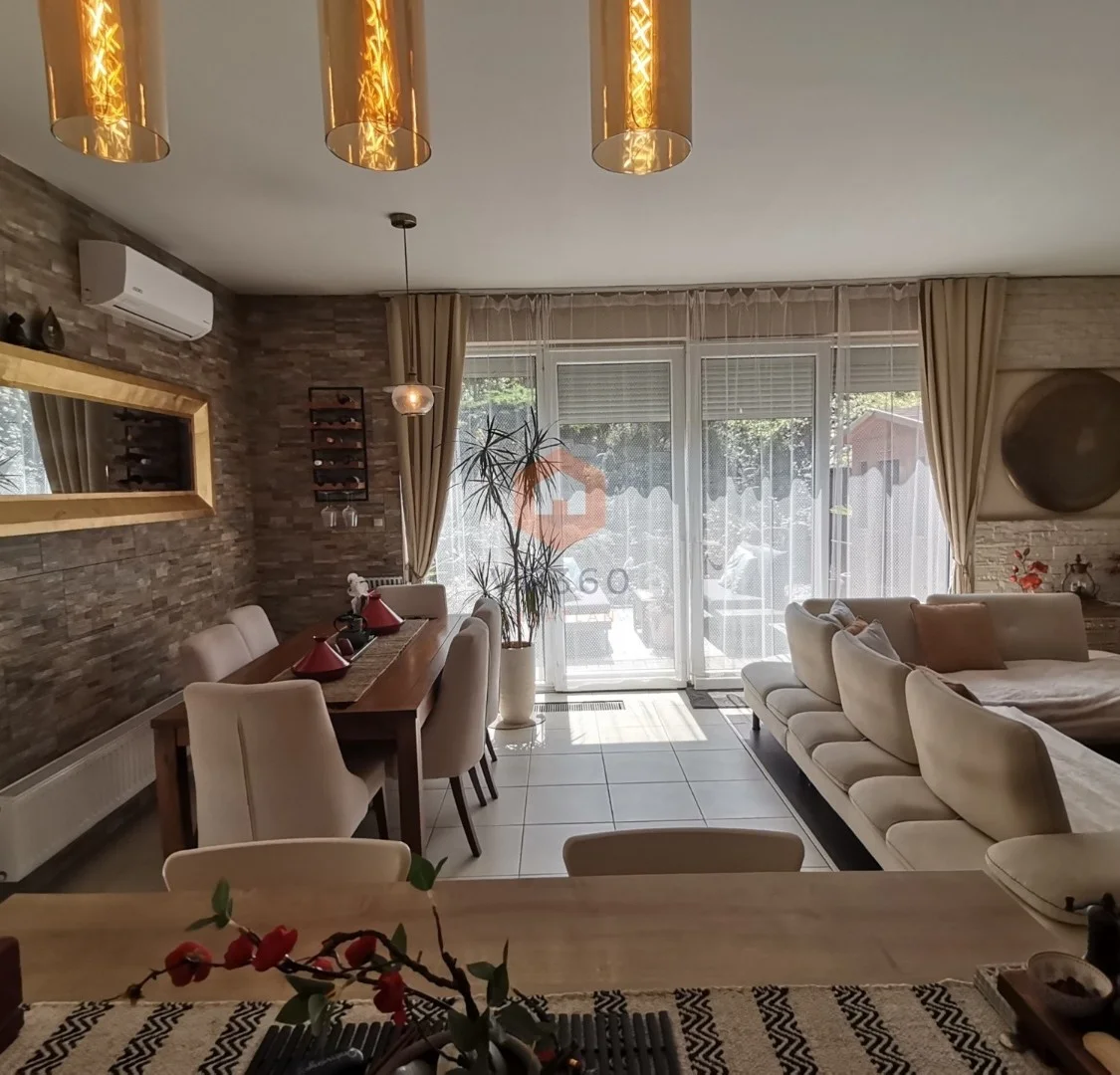 Eladó tégla lakás Pécsen - Kép 2