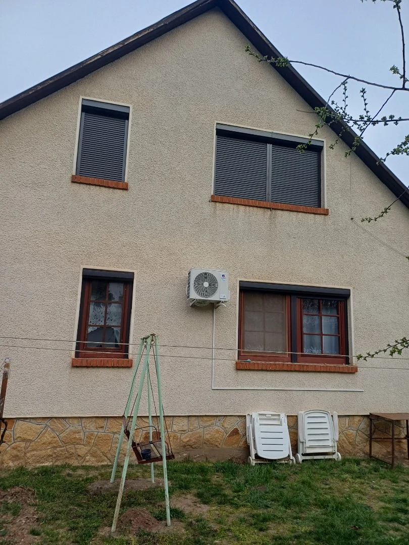 Eladó családi ház Pécelen - Kép 5