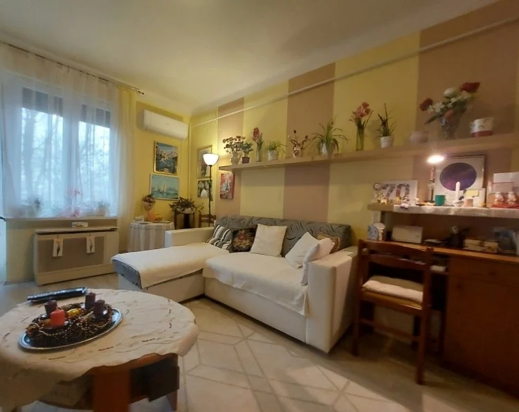 Eladó tégla lakás Pécsen - Kép 2