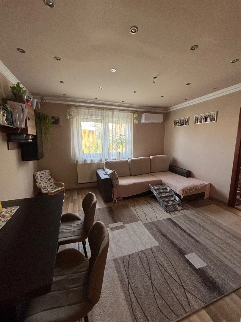 Eladó panel lakás Békéscsabán - Kép 2