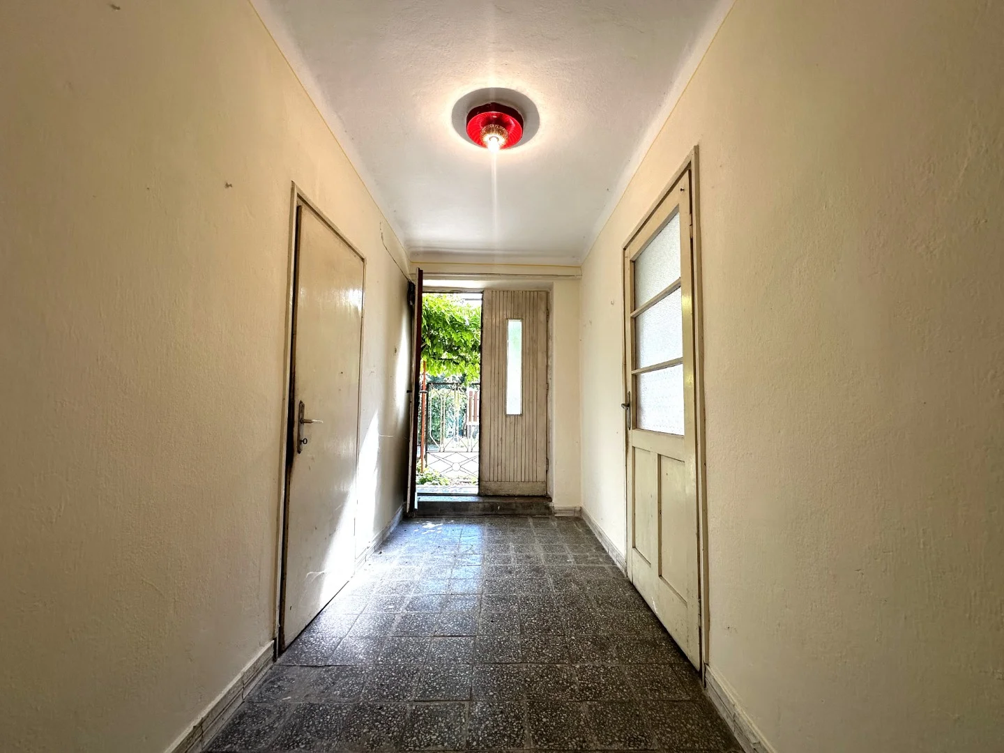 Eladó családi ház Pécsen - Kép 9