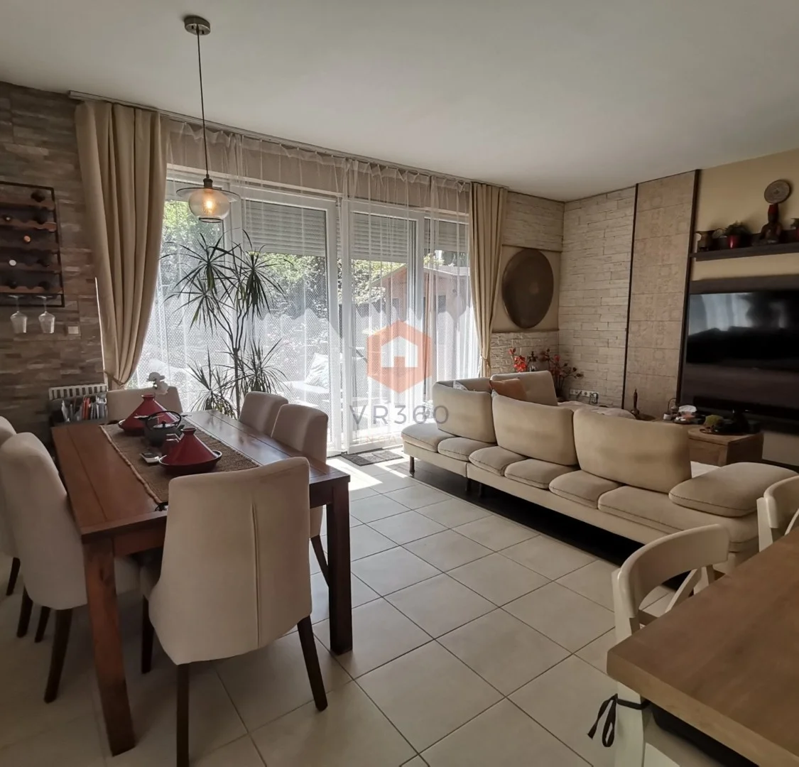 Eladó tégla lakás Pécsen - Kép 5