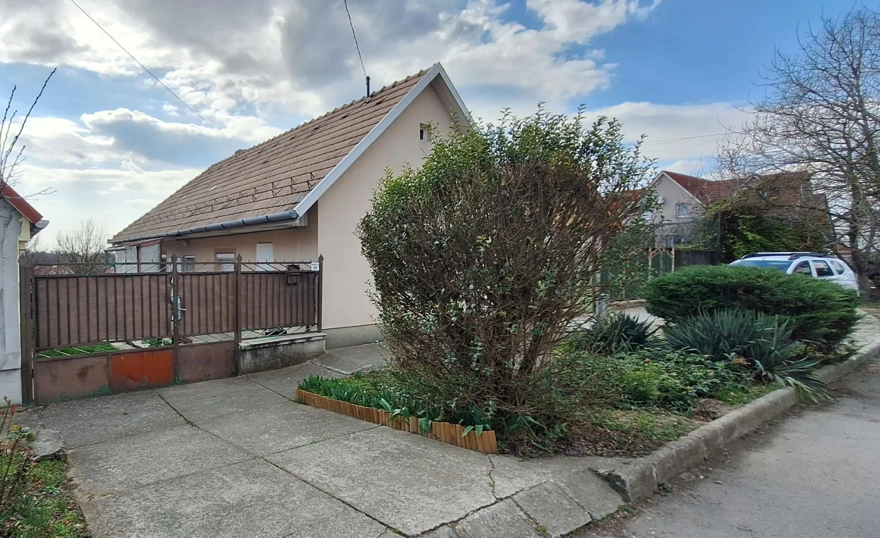 Eladó családi ház Csömören - Kép 2