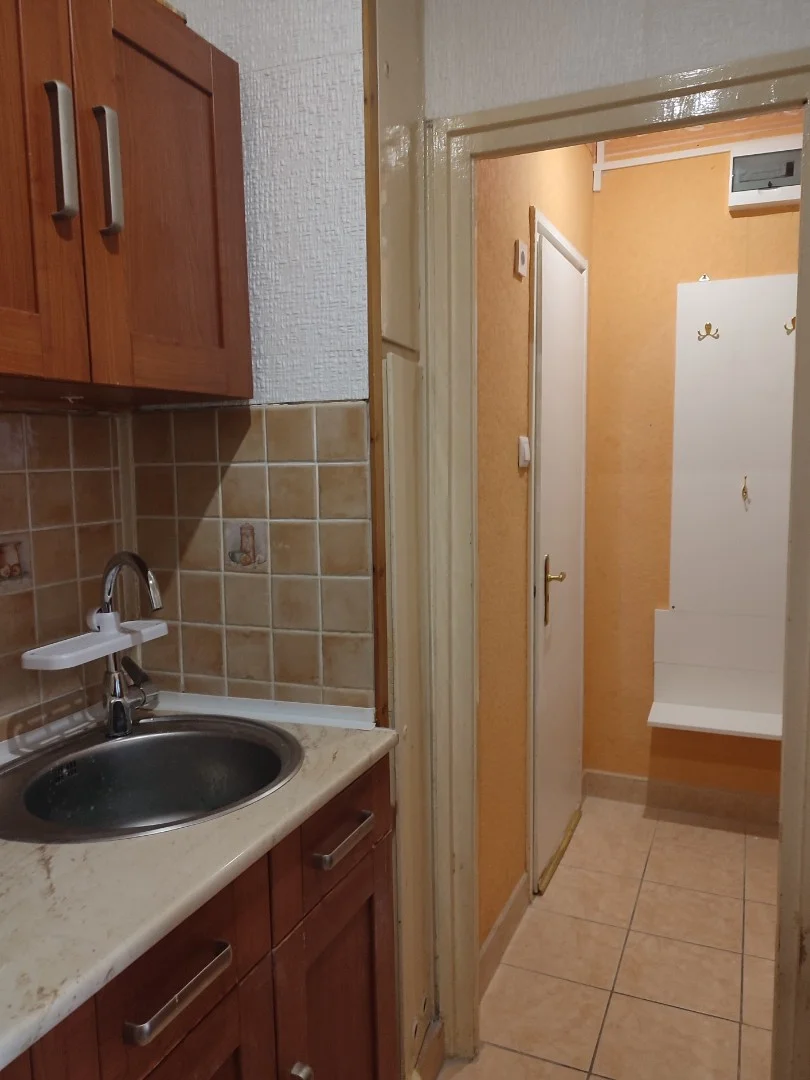 Kiadó panel lakás Budapest 08. ker.en - Kép 6