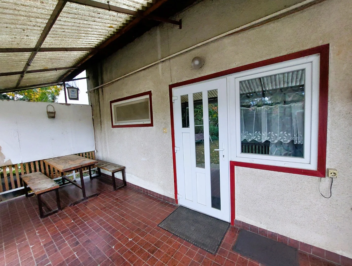 Eladó családi ház Pécsen - Kép 2