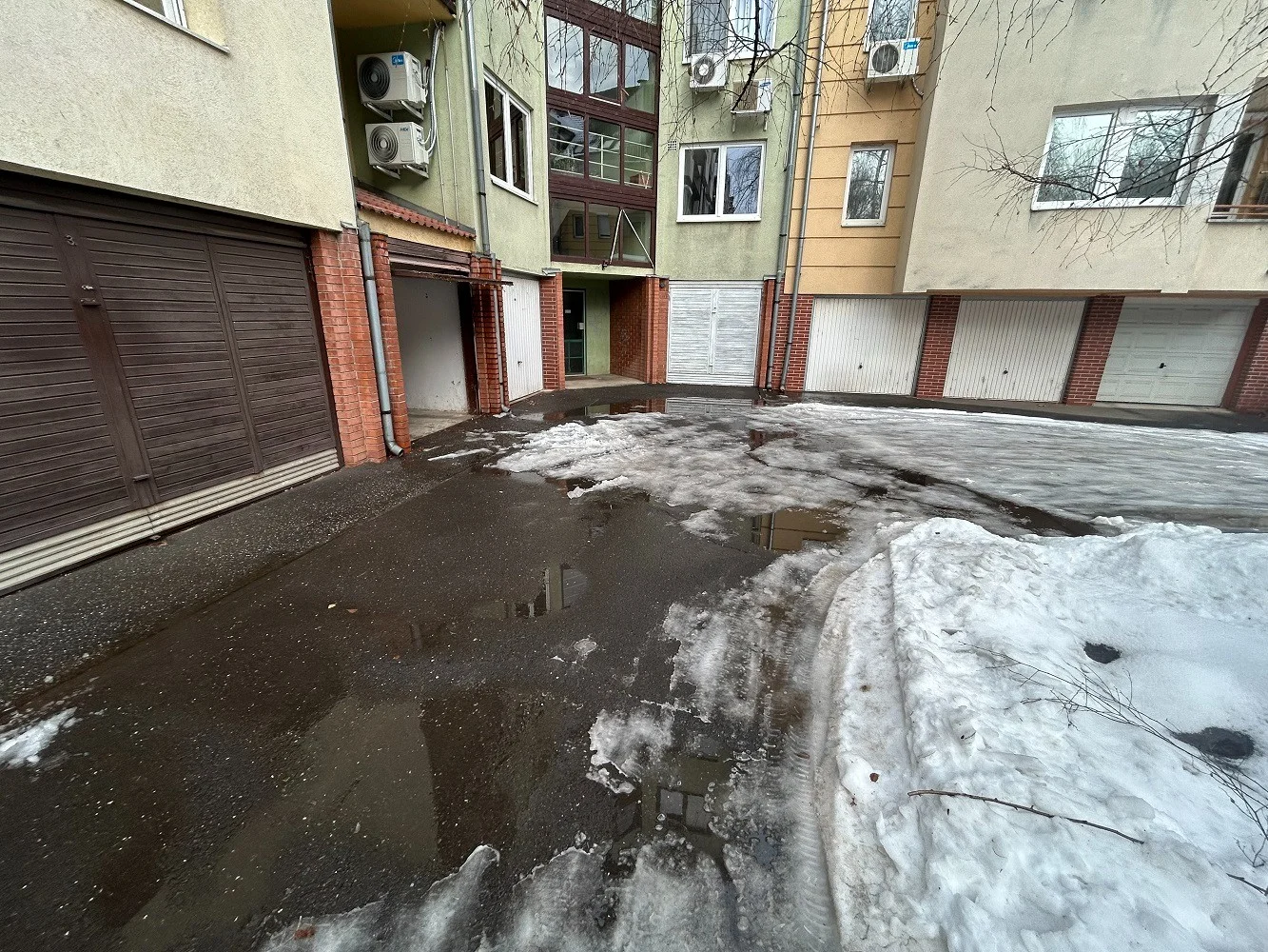 Kiadó garázs garázs / beálló Debrecenben