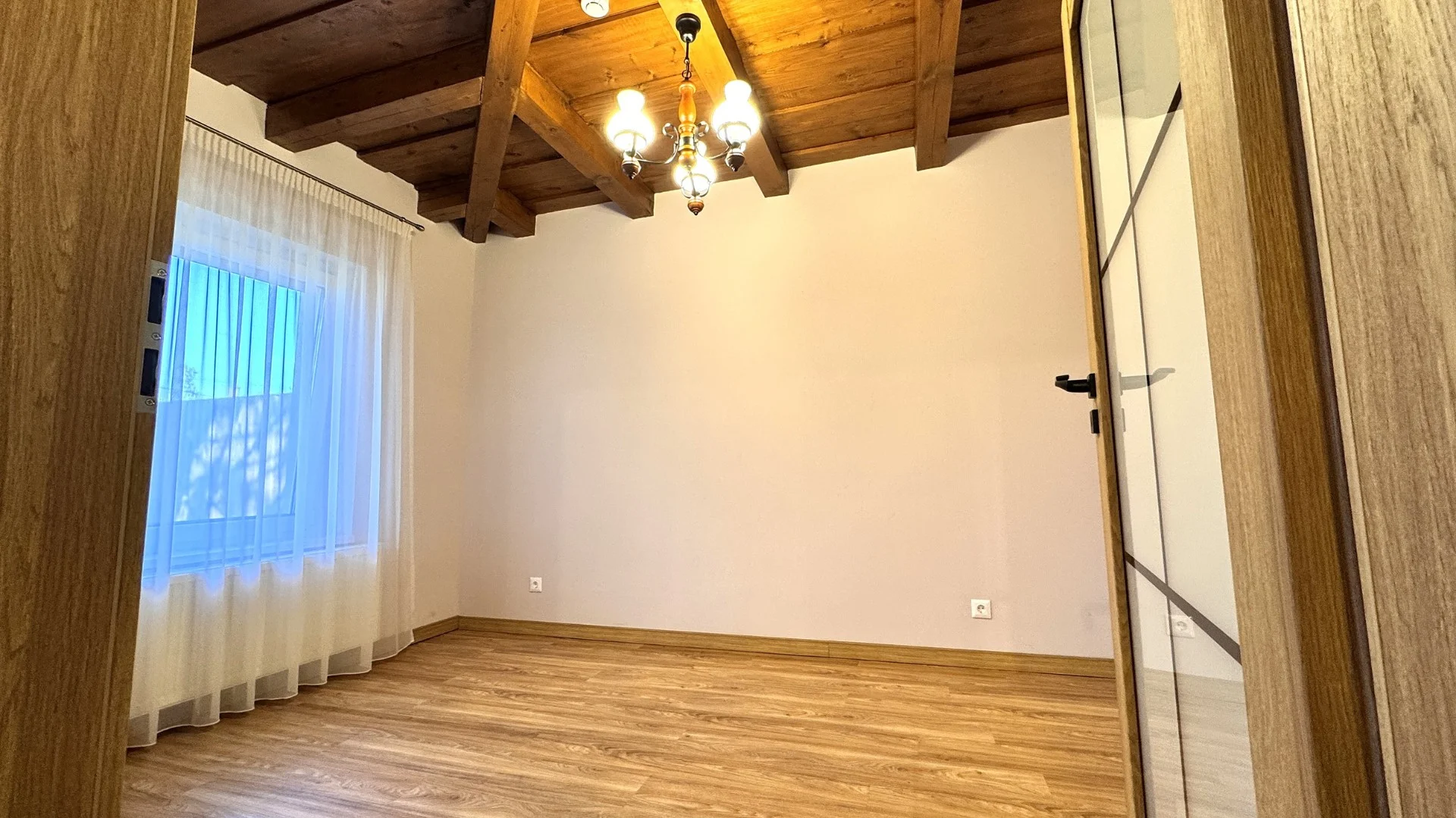 Eladó családi ház Nyíregyházán - Kép 6