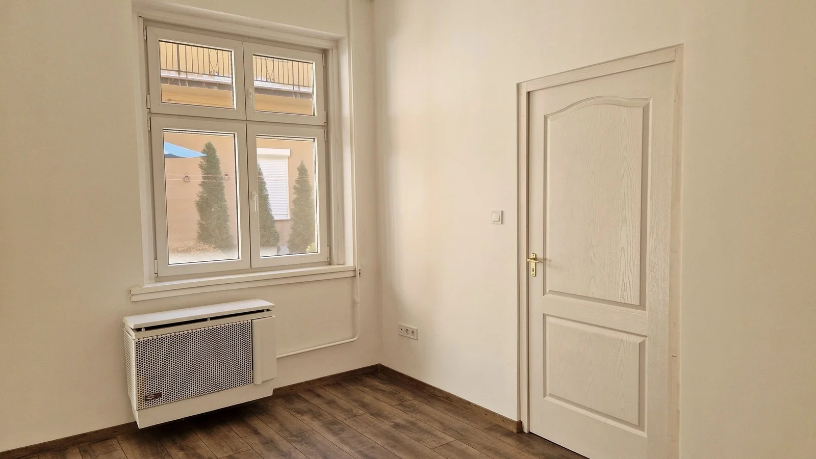 Eladó tégla lakás Budapest 04. ker.en - Kép 3