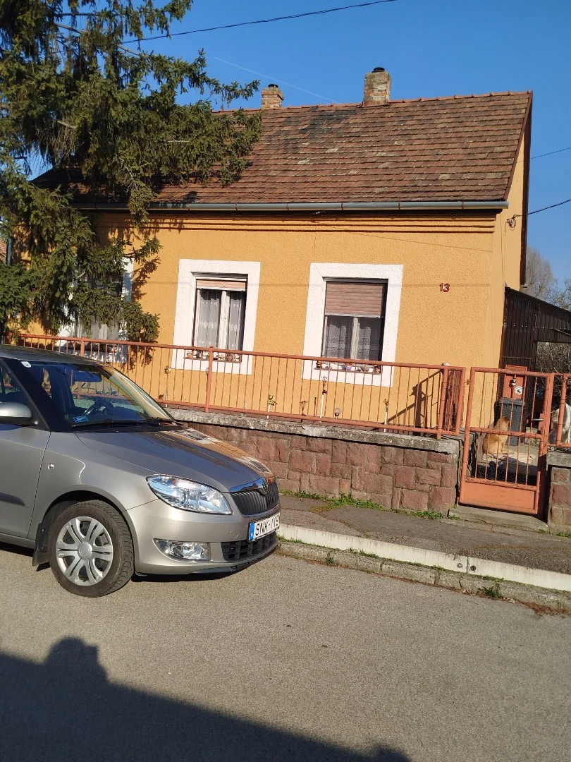 Eladó családi ház Pécsen - Kép 10