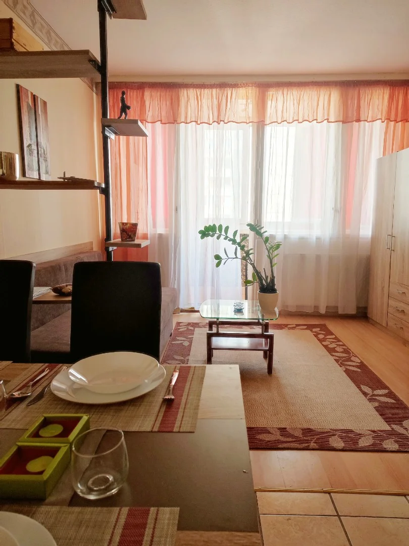 Kiadó panel lakás Budapest 08. ker.en - Kép 3